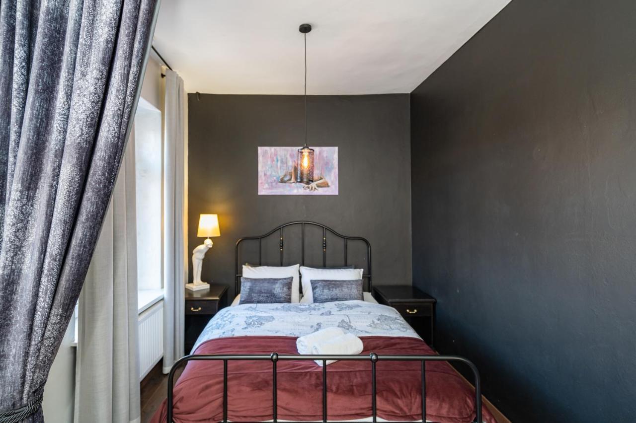 Retro Studio Old Town Apartment By Hostlovers Каунас Екстер'єр фото